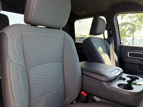 New 2026 RAM 3500 Big Horn AWD/4WD image 36