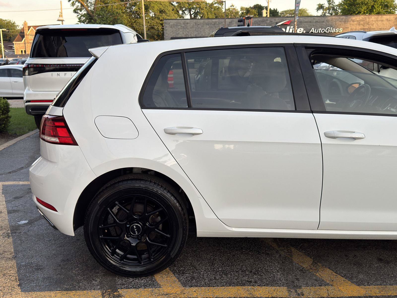 Used 2019 Volkswagen Golf 4-Door FWD image 9