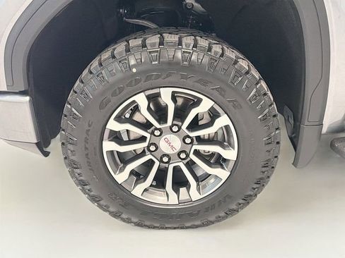 Certified 2022 GMC Sierra 1500 AT4 w/ AT4 Premium Package image 27