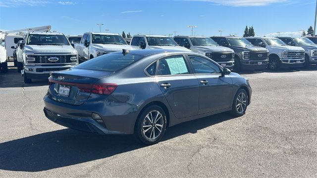 Used 2024 Kia Forte LXS FWD image 3