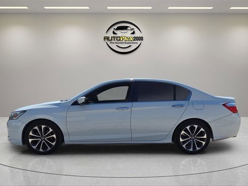 Used 2015 Honda Accord Sport image 4