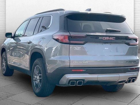 Used 2025 GMC Acadia Elevation FWD image 10