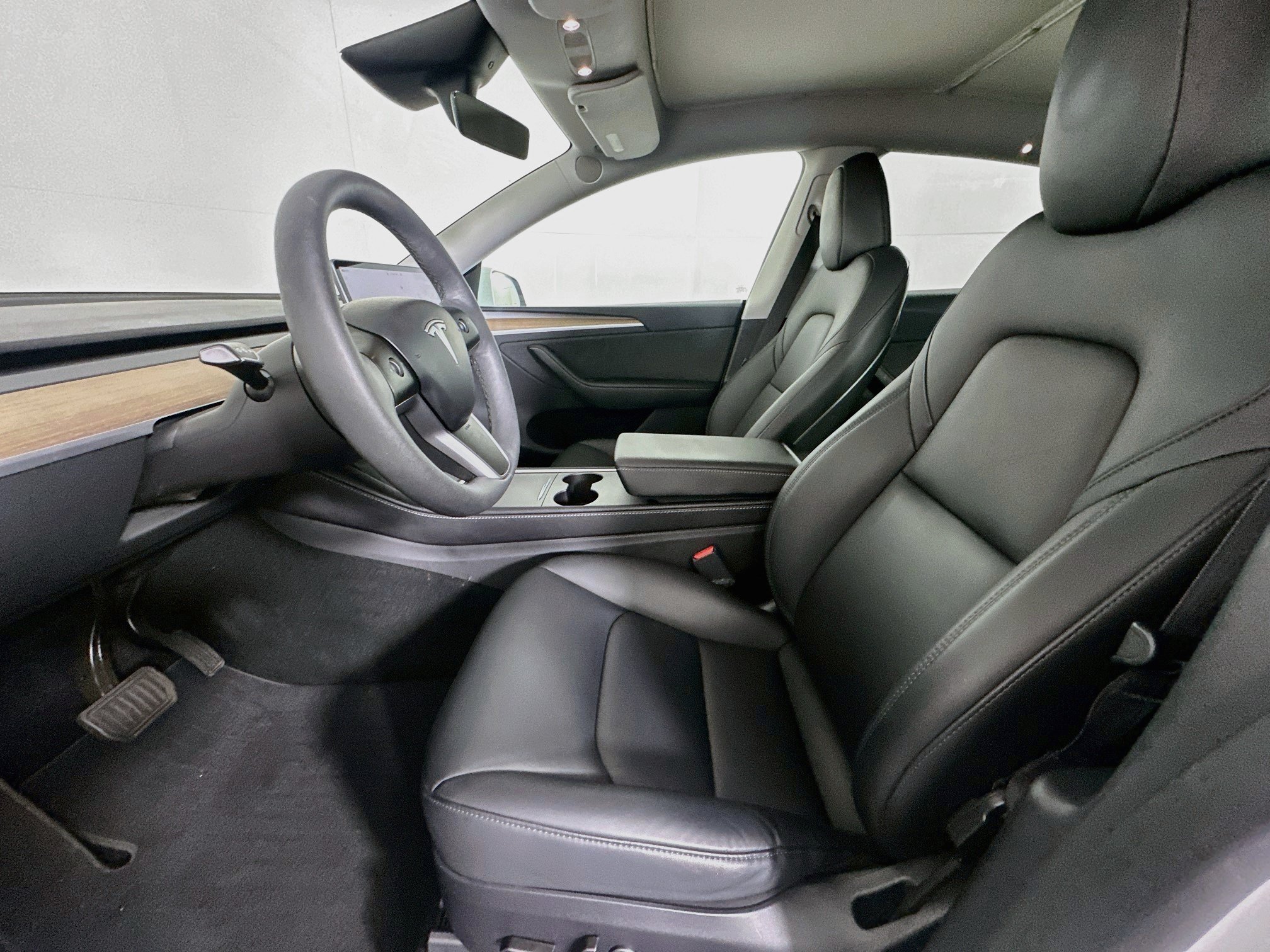 Used 2024 Tesla Model Y Long Range AWD/4WD image 13