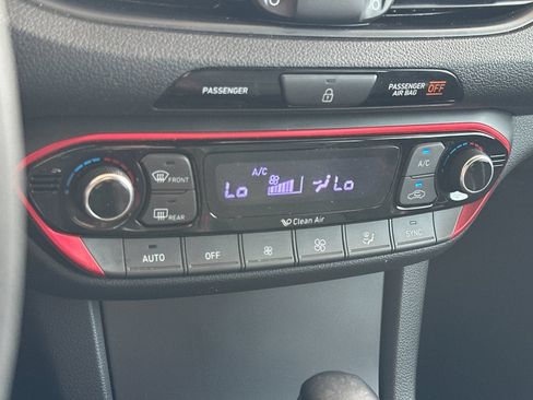 Used 2018 Hyundai Elantra GT Sport FWD image 20
