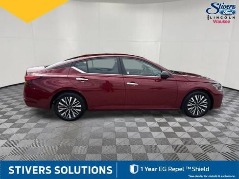 Used 2024 Nissan Altima 2.5 SV FWD image 5