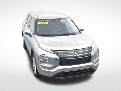 Used 2025 Mitsubishi Outlander ES AWD/4WD image 33
