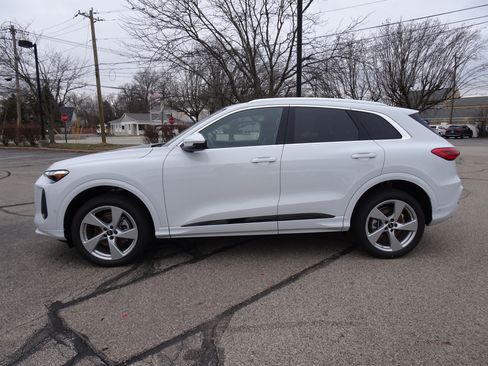 New 2025 Audi Q5 Premium Plus image 2