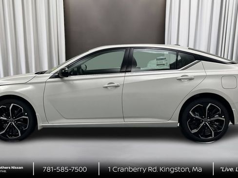 New 2026 Nissan Altima 2.5 SR AWD/4WD image 8