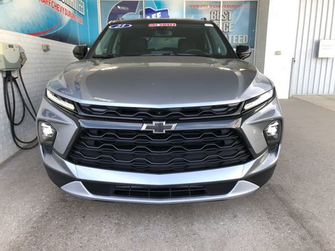 Used 2023 Chevrolet Blazer LT w/ Convenience Package FWD image 2
