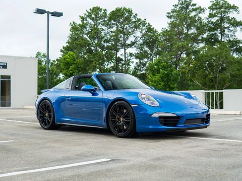 Used 2015 Porsche 911 Targa 4S w/ Sport Chrono Package AWD/4WD image 24