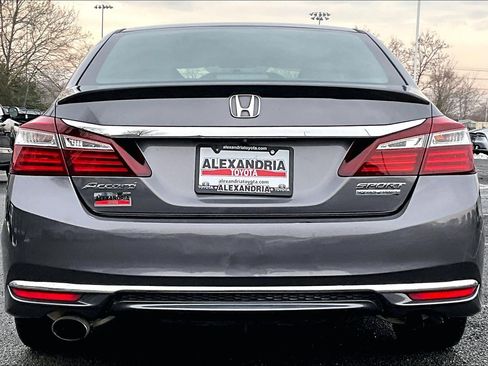 Used 2017 Honda Accord Sport Special Edition image 4