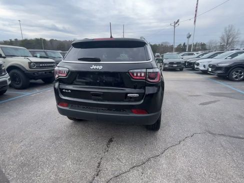 Used 2024 Jeep Compass Latitude AWD/4WD image 17