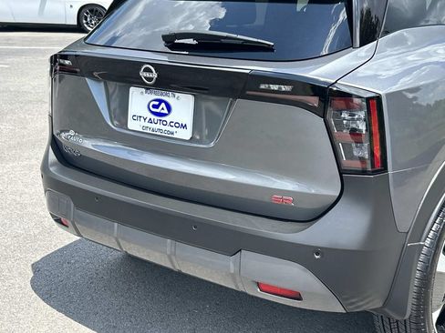 Used 2025 Nissan Kicks SR FWD image 14