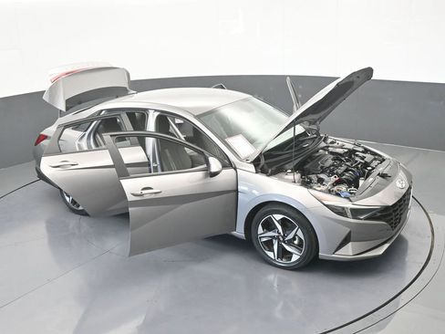 Used 2023 Hyundai Elantra SEL w/ Convenience Package image 71