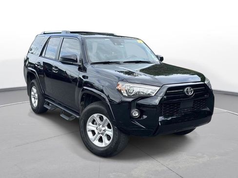 Certified 2024 Toyota 4Runner SR5 AWD/4WD image 4
