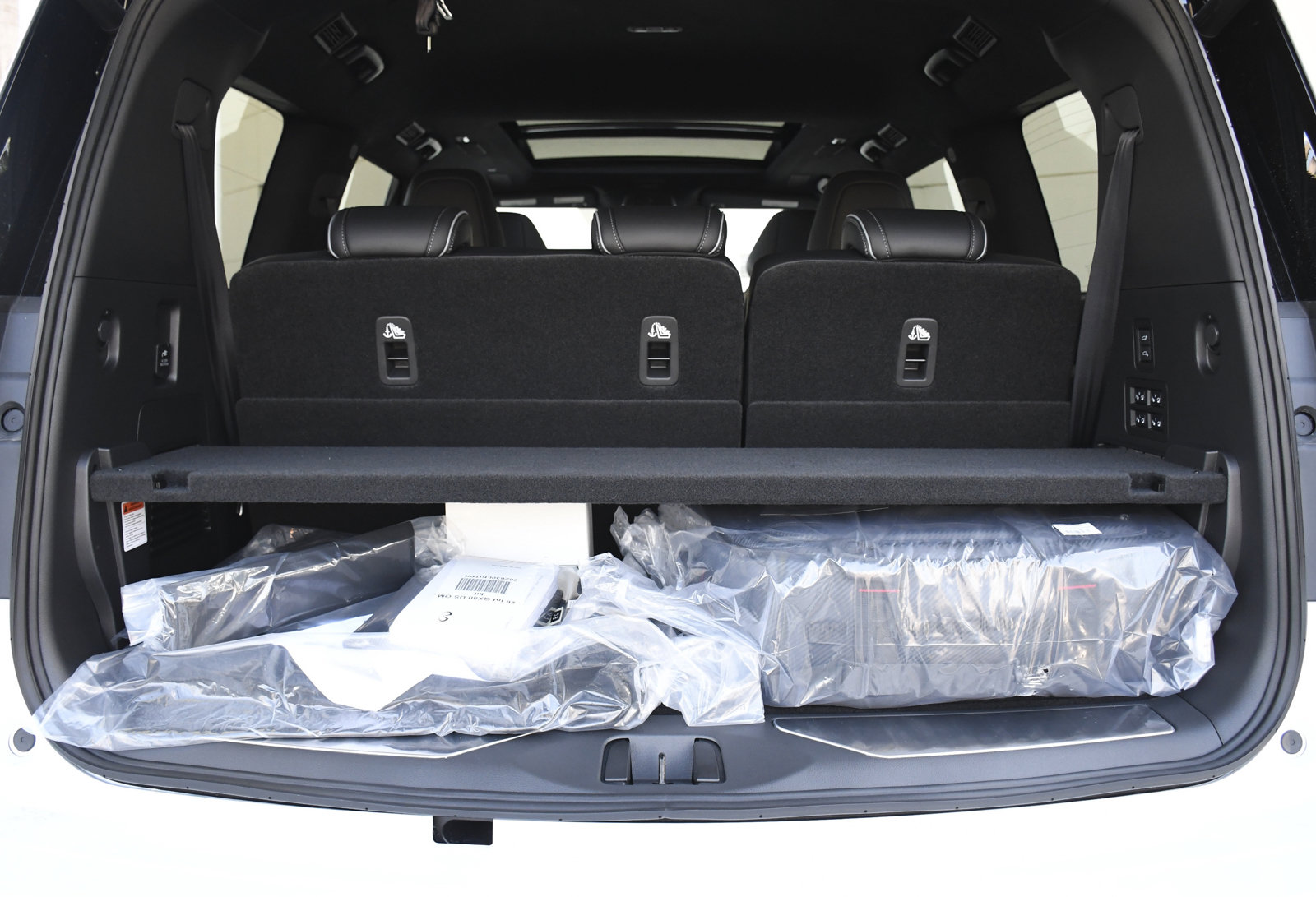New 2026 INFINITI QX80 Autograph w/ Premium Cargo Package AWD/4WD image 37