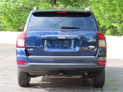 Used 2015 Jeep Compass Latitude AWD/4WD image 5