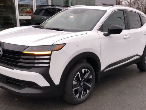 New 2026 Nissan Kicks SV w/ SV Premium Package image 4