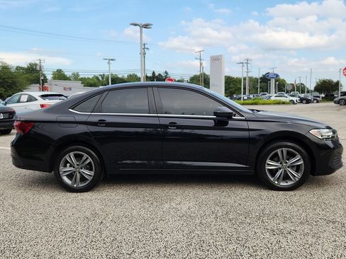 Used 2024 Volkswagen Jetta SE FWD image 7