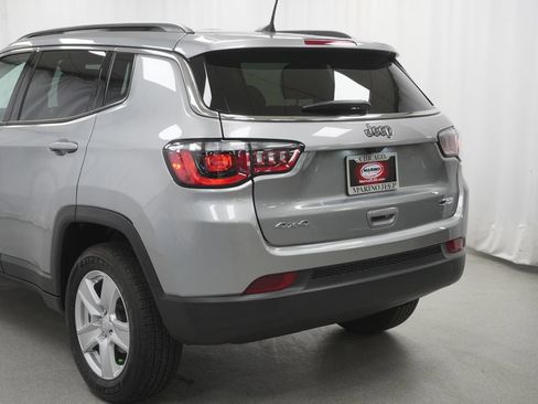 Certified 2022 Jeep Compass Latitude w/ Convenience Group AWD/4WD image 12