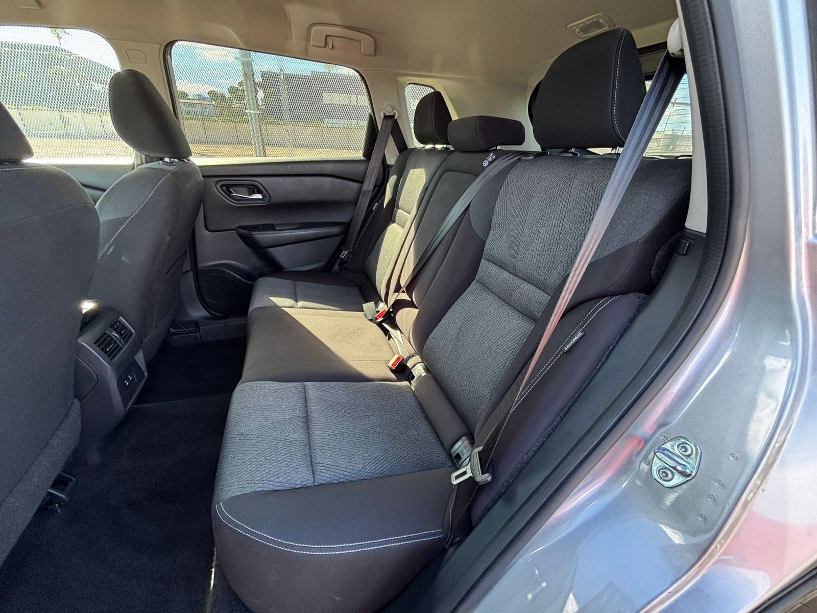 Used 2025 Nissan Rogue SV AWD/4WD image 38