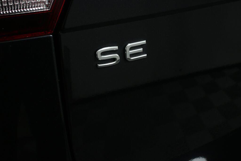 Used 2023 Volkswagen Tiguan SE FWD image 10