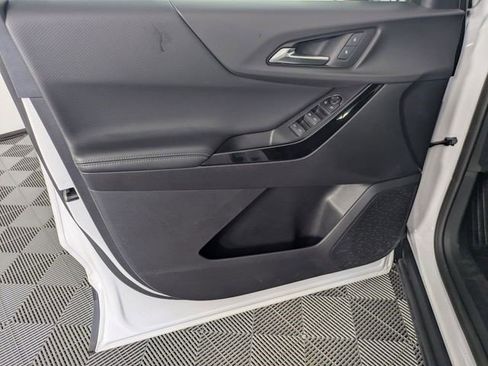 Used 2025 Chevrolet Equinox LT AWD/4WD image 9