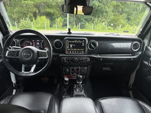 Used 2022 Jeep Wrangler Unlimited Rubicon AWD/4WD image 16