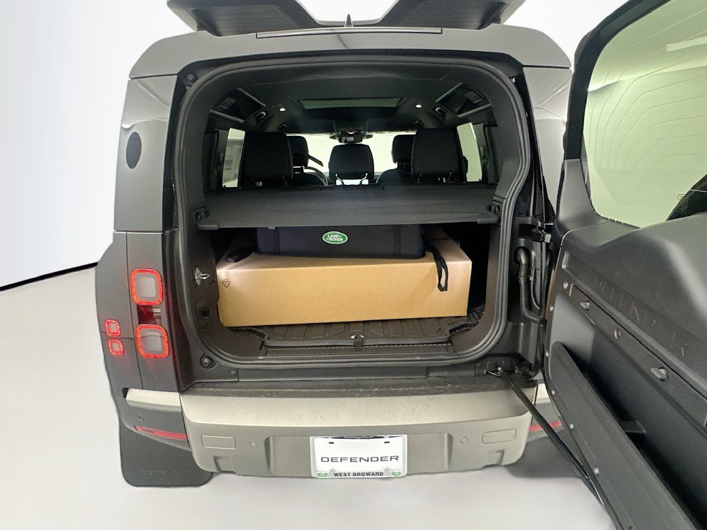 New 2026 Land Rover Defender 110 S AWD/4WD image 25