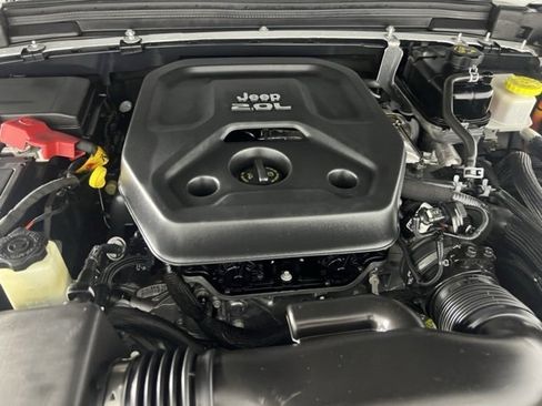 Used 2022 Jeep Wrangler Unlimited Sahara image 34