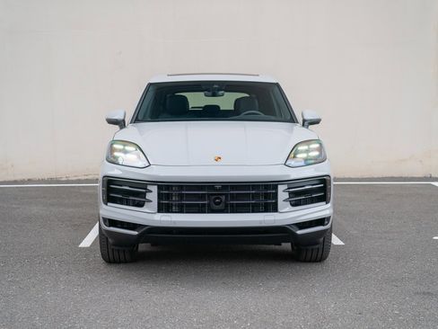 Certified 2026 Porsche Cayenne AWD/4WD image 6