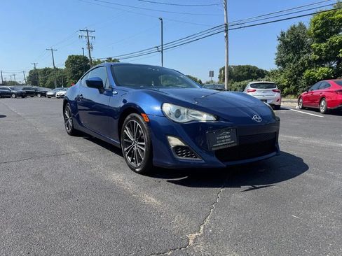 Used 2014 Scion FR-S RWD image 4