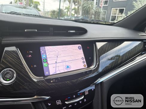 Used 2022 Cadillac XT6 Premium Luxury FWD image 6