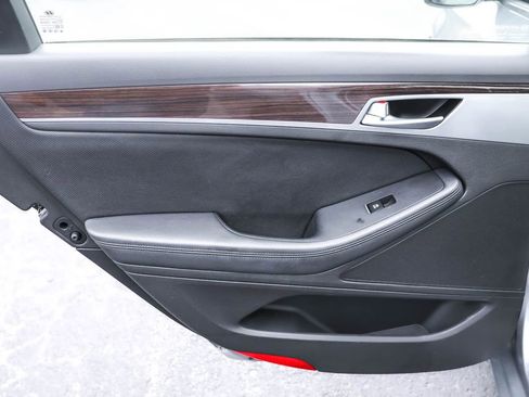 Used 2015 Hyundai Genesis 3.8 image 25