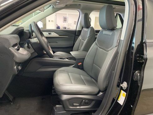 New 2026 Ford Explorer Active w/ Active Comfort Package image 16