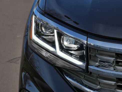 Certified 2023 Volkswagen Atlas Cross Sport SEL Premium R-Line image 16