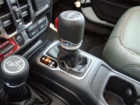 New 2025 Jeep Gladiator Mojave w/ Safety Group image 23