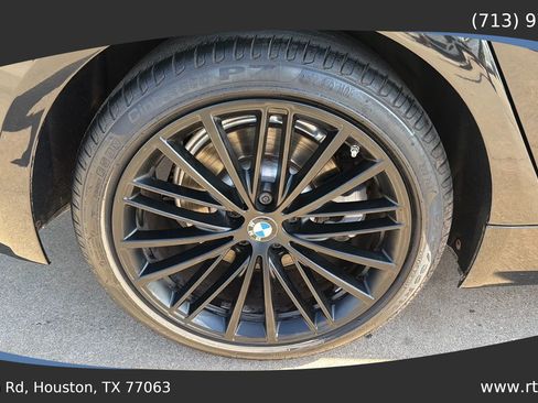 Used 2022 BMW 530i w/ Premium Package RWD image 12