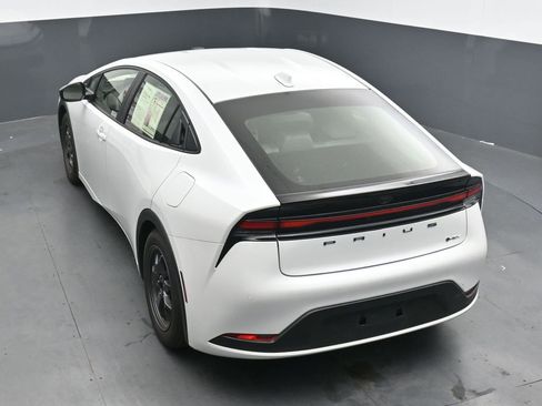 Used 2024 Toyota Prius LE image 14