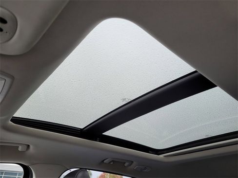 Used 2018 Ford Escape Titanium w/ Ford Safe & Smart Package image 21