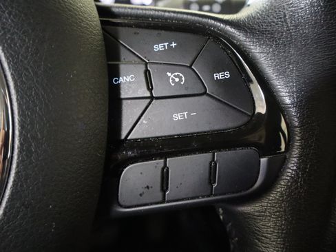 Used 2020 Jeep Renegade Altitude AWD/4WD image 25