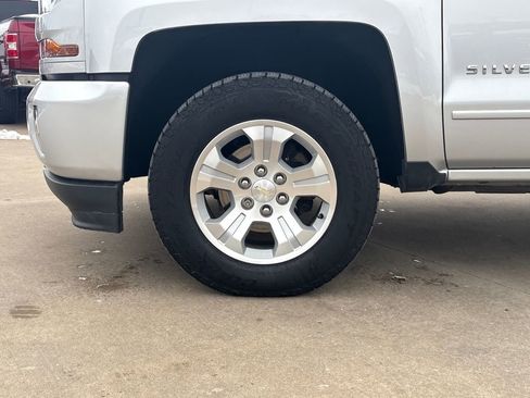 Used 2018 Chevrolet Silverado 1500 LT w/ All Star Edition image 31