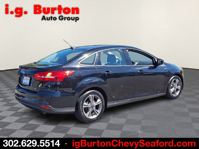 Used 2018 Ford Focus SE w/ SE Appearance Package FWD image 6