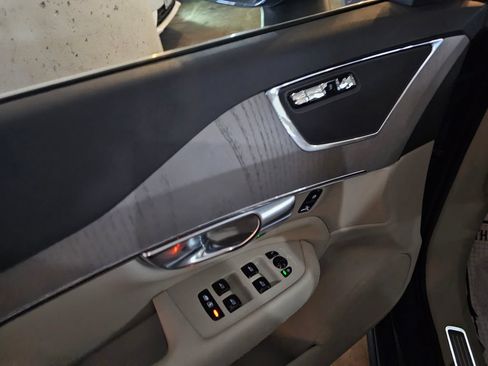Certified 2025 Volvo XC90 T8 Plus w/ Protection Package Premier AWD/4WD image 16