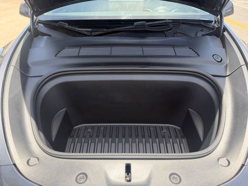 Used 2023 Tesla Model Y Long Range AWD/4WD image 18