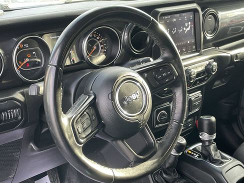 Used 2022 Jeep Gladiator Sport image 14