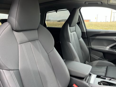 Used 2025 Audi Q5 Premium AWD/4WD image 21