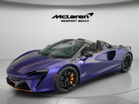 Used 2025 McLaren Artura Spider RWD image 30