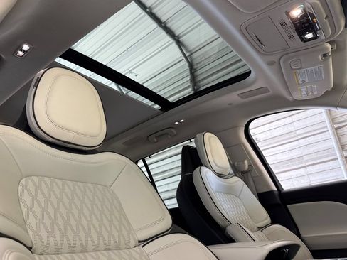 Certified 2023 Lincoln Aviator Black Label AWD/4WD image 16