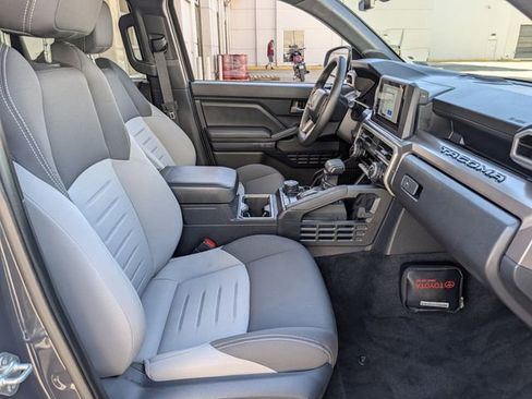 Used 2024 Toyota Tacoma TRD Off-Road w/ TRD Off Road Upgrade Package image 33